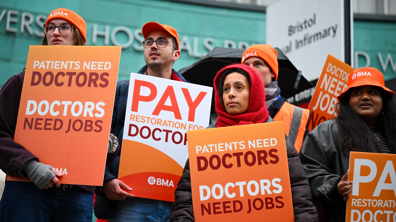 Resident doctors in Scotland vote to strike for first time over pay